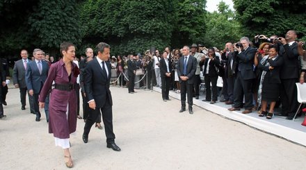Françoise Vergès accueille le Chef de l'Etat